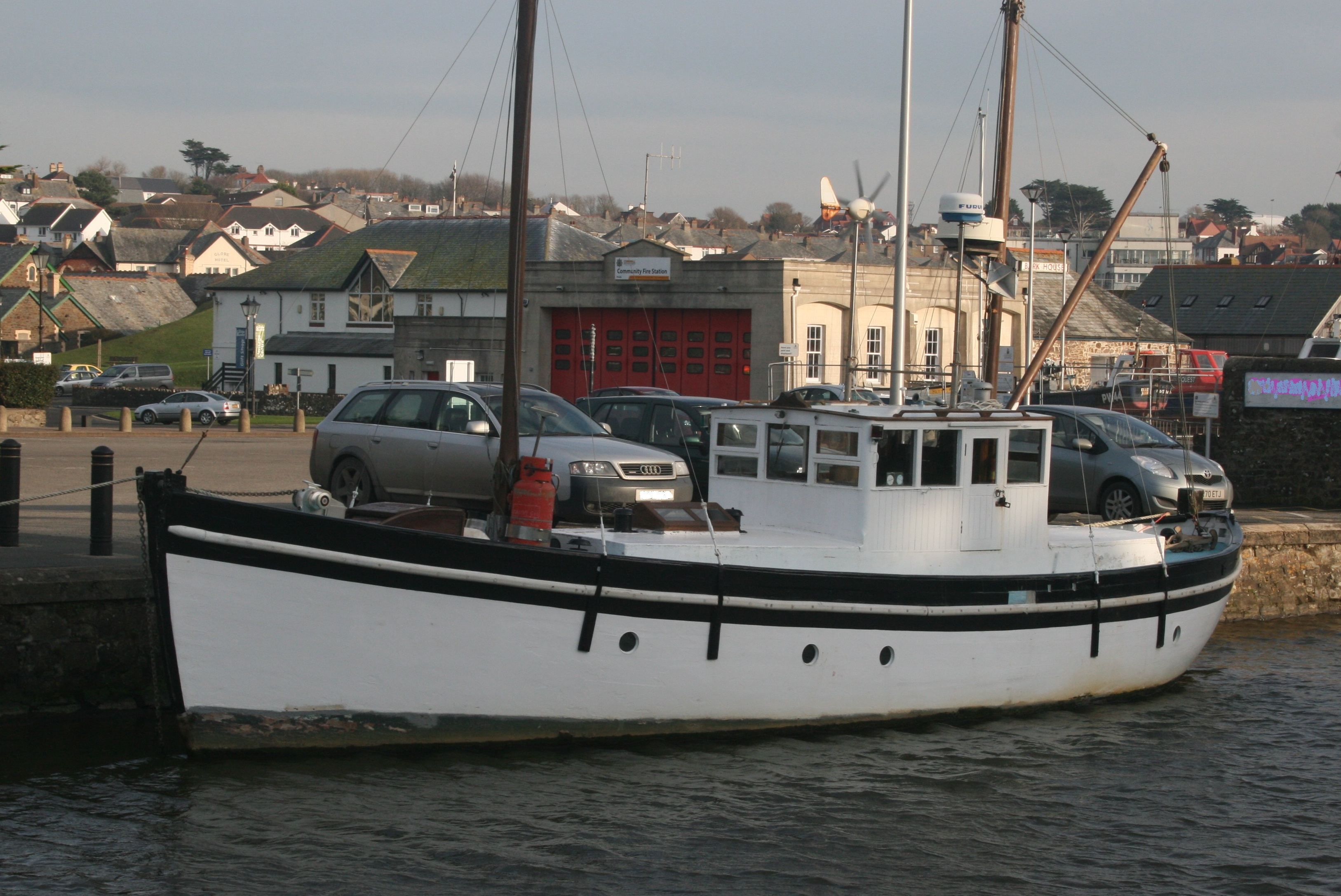 scottish trawler yacht - wooden ships