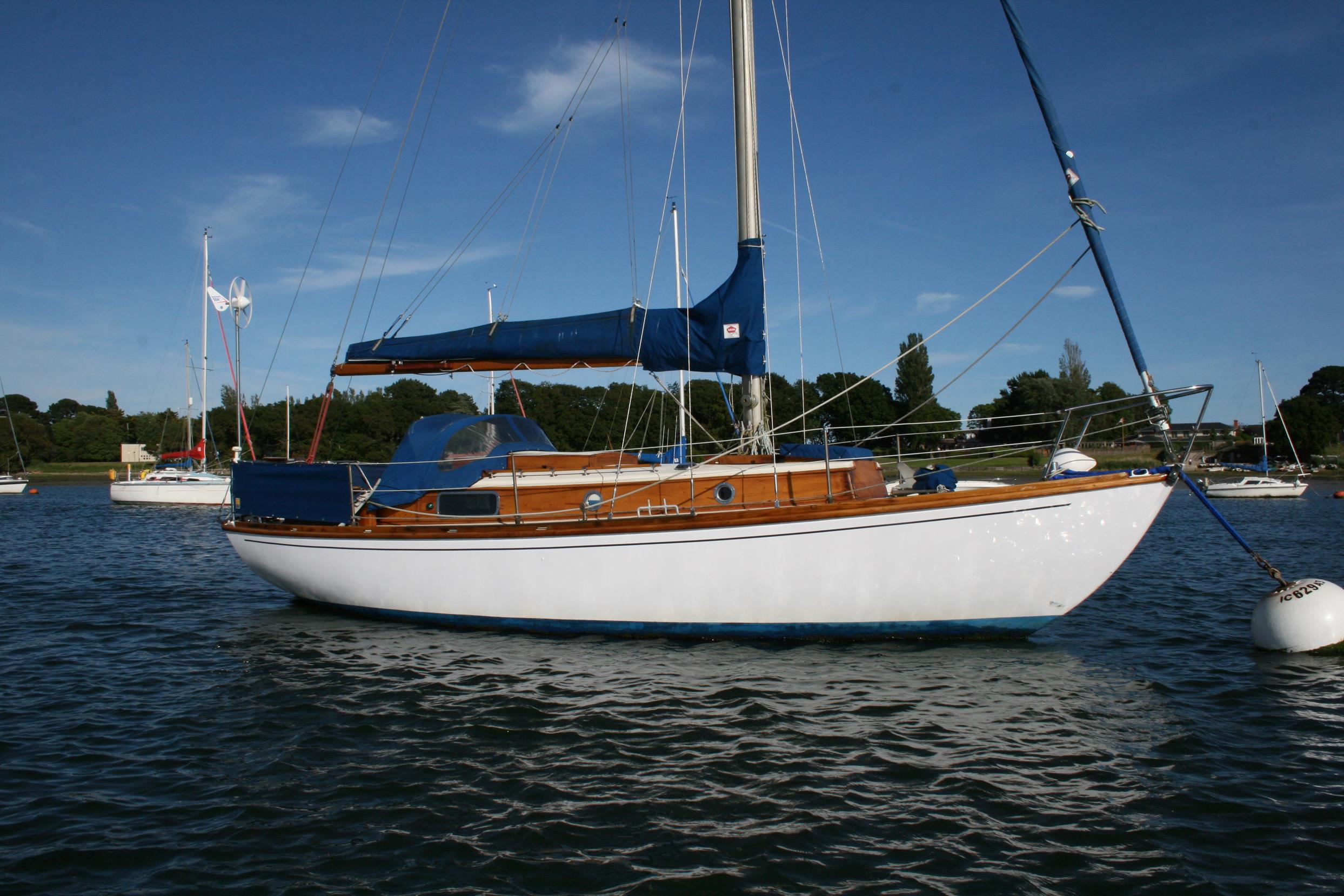 holman sterling 28 yacht