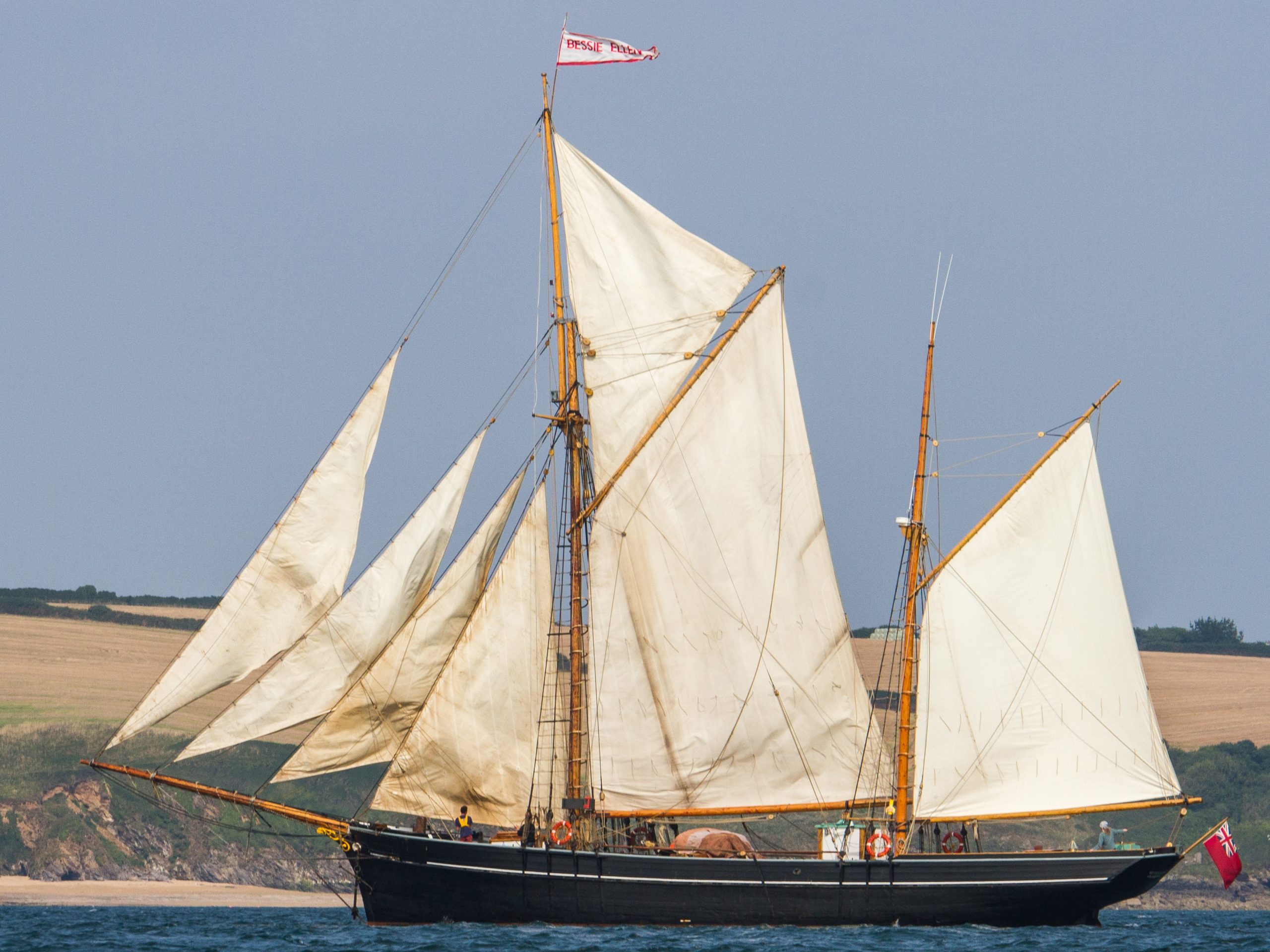 Traditional wooden charter vessel bessie ellen under sail