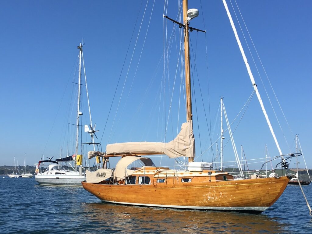 sailing sloop yacht