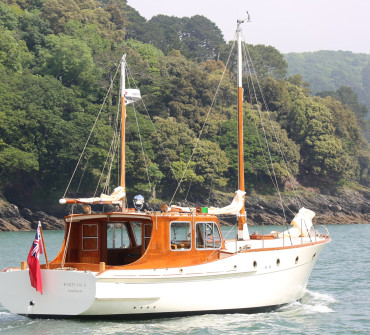 Classic wooden Fred Parker motor yacht for sale